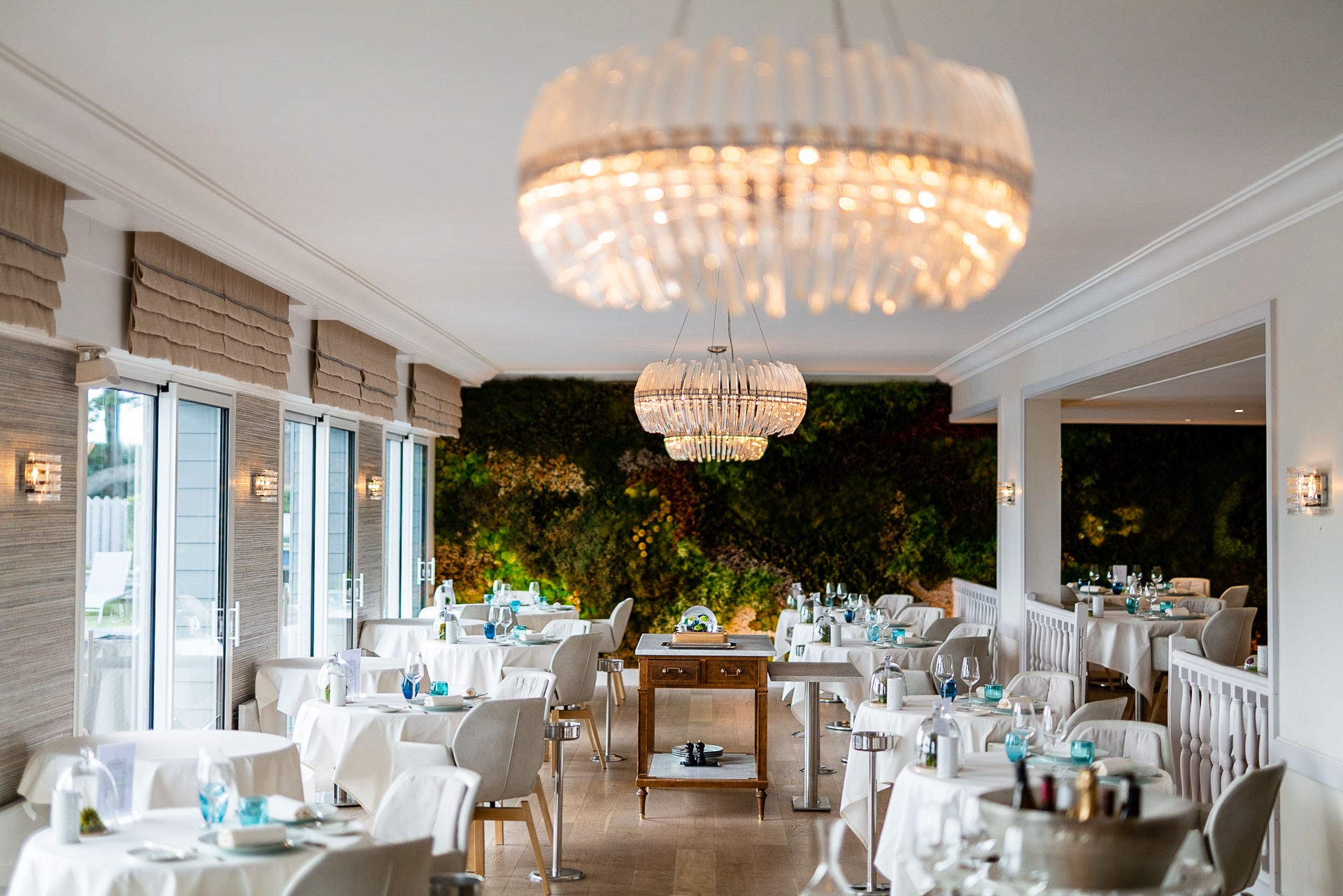 395/Photos/Restaurants/Le-180/Restaurant_gastronomique_le_180_castel_clara_thalasso_and_spa_3.jpg